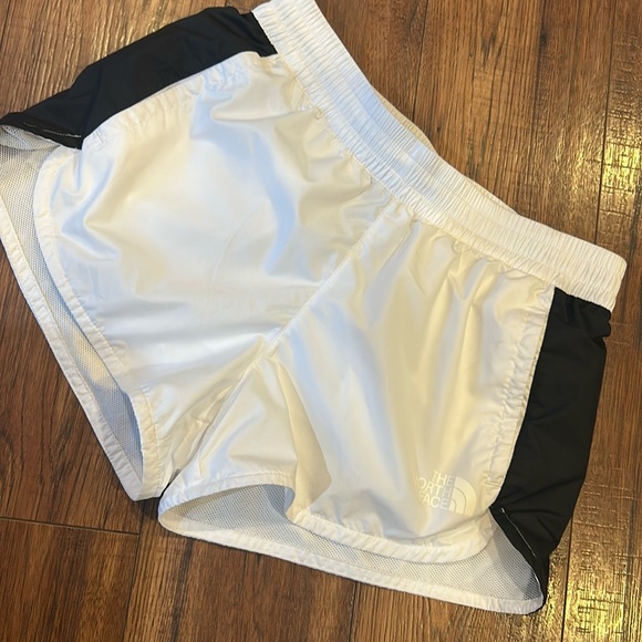The North Face shorts - Picture 1 of 7